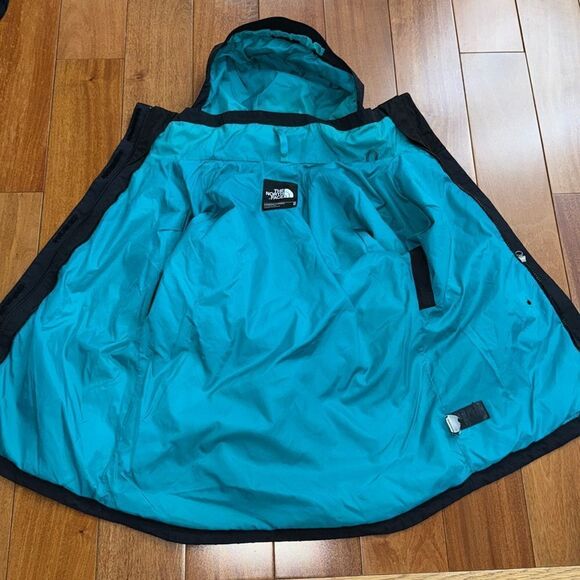 The North Face Women’s Black and Teal Hyvent Jacket size M - Picture 6 of 11
